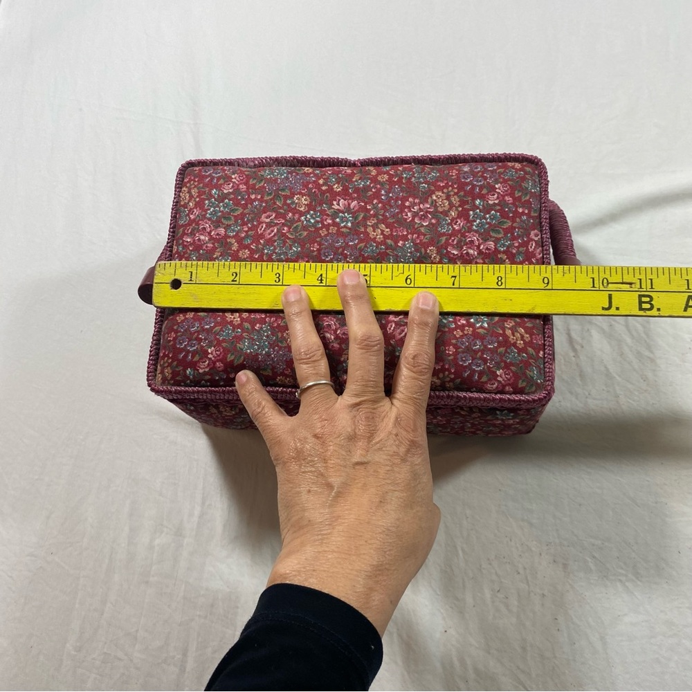 Vintage Sewing Box With Lid Upholstered Padded Floral With Handle Compartments - Picture 9 of 13